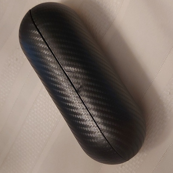 Oakley Hardshell Glass Case - Picture 4 of 4